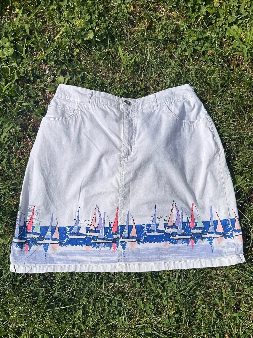 Vintage 90’s Croft & Barrow White Cotton Mini Skirt with Blue & Pink Sailboat